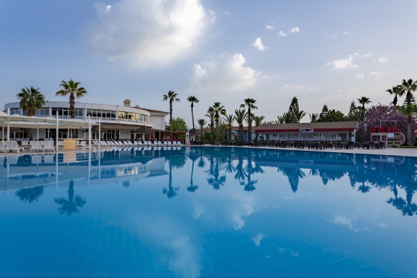Hotel Euphoria Palm Beach Resort (Side)